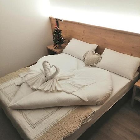 Le 4 Stagioni Hotel Cavedago Bagian luar foto
