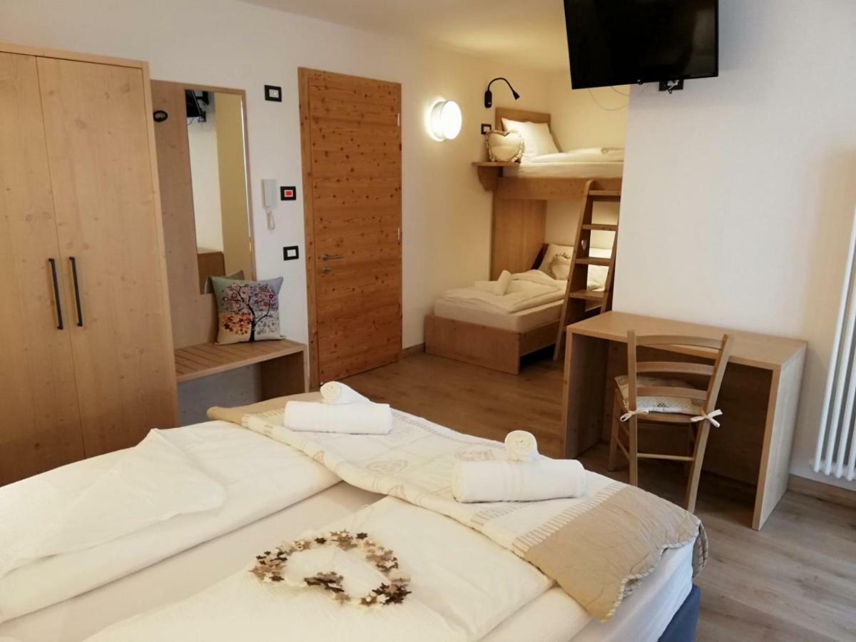 Le 4 Stagioni Hotel Cavedago Bagian luar foto