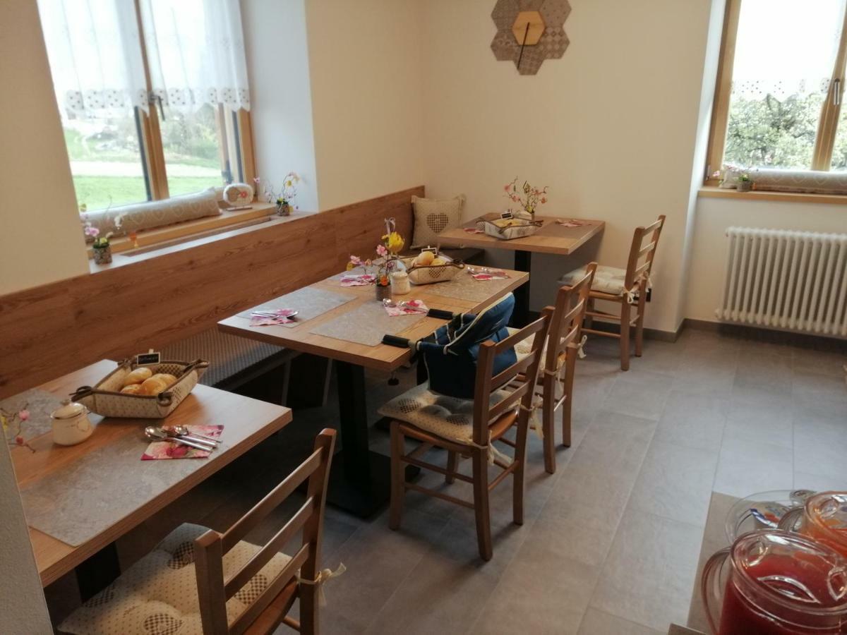 Le 4 Stagioni Hotel Cavedago Bagian luar foto