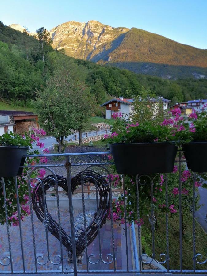 Le 4 Stagioni Hotel Cavedago Bagian luar foto