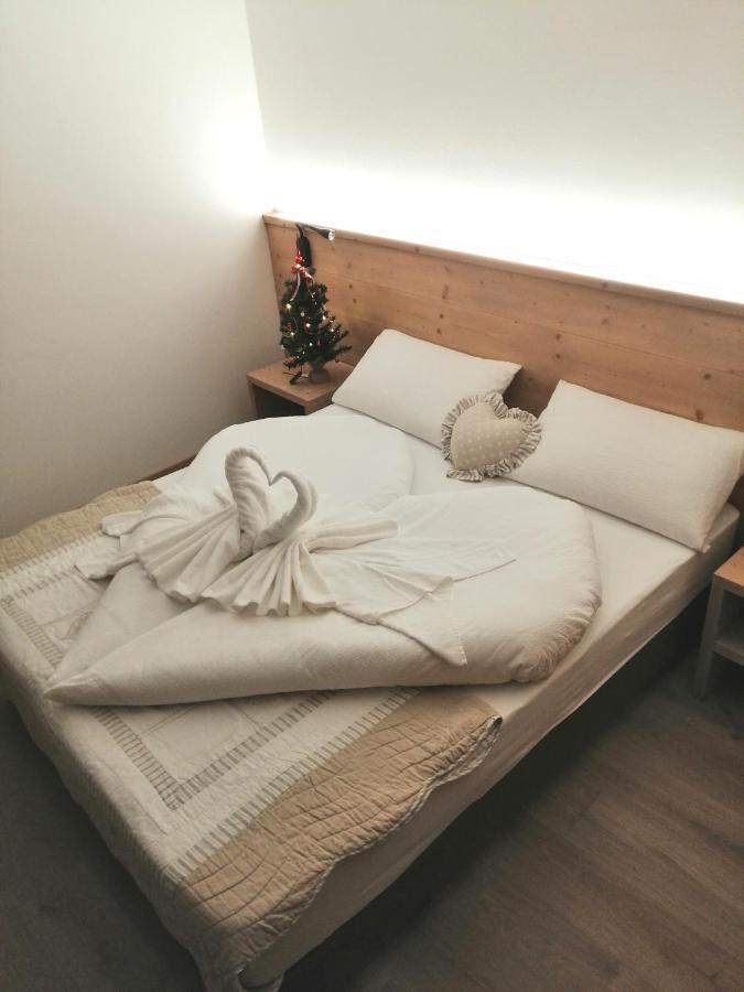Le 4 Stagioni Hotel Cavedago Bagian luar foto